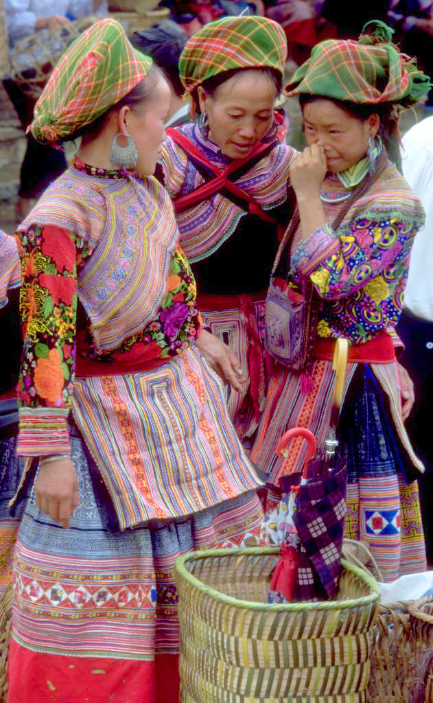 Hmong-kvinnor i Vietnam. Foto: Bob Tubbs